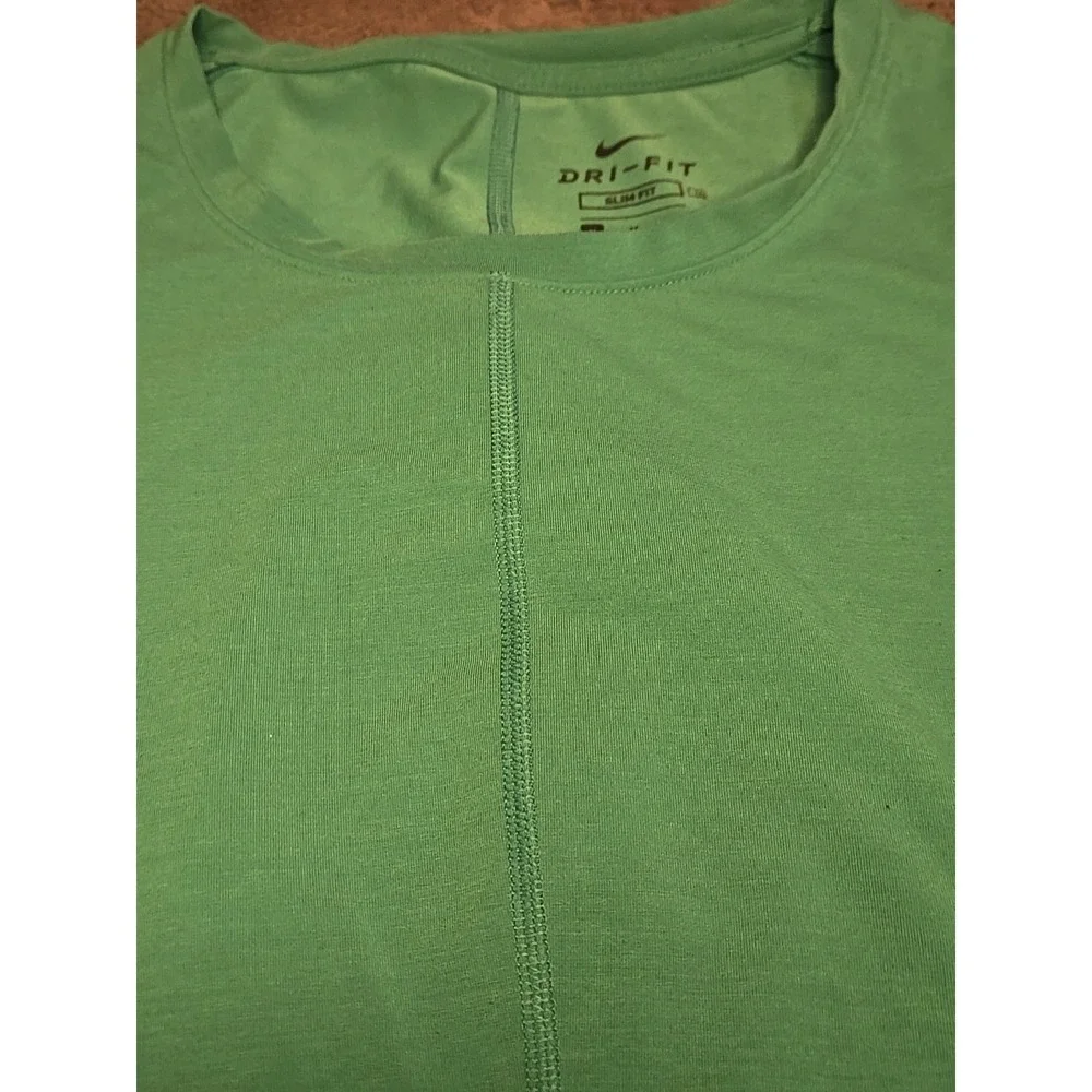 Nike‎ Training Dri-FIT Tee Mens Medium Green Vertical Front Seam Slim Fit EUC